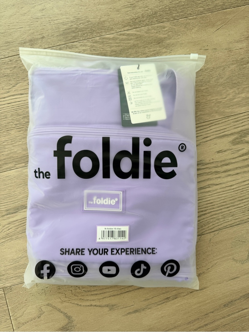 Foldie Lilac Convertible Travel Tote NWT - Picture 2 of 3